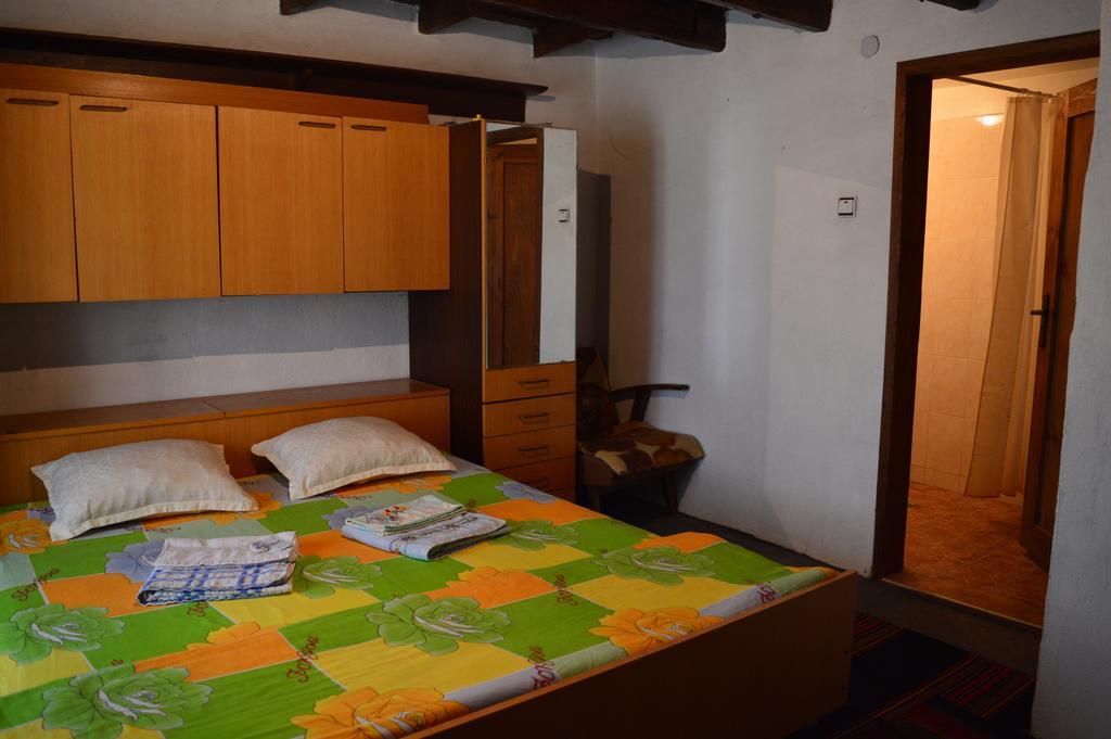 The Old House Guest House Obedinenie Habitación foto
