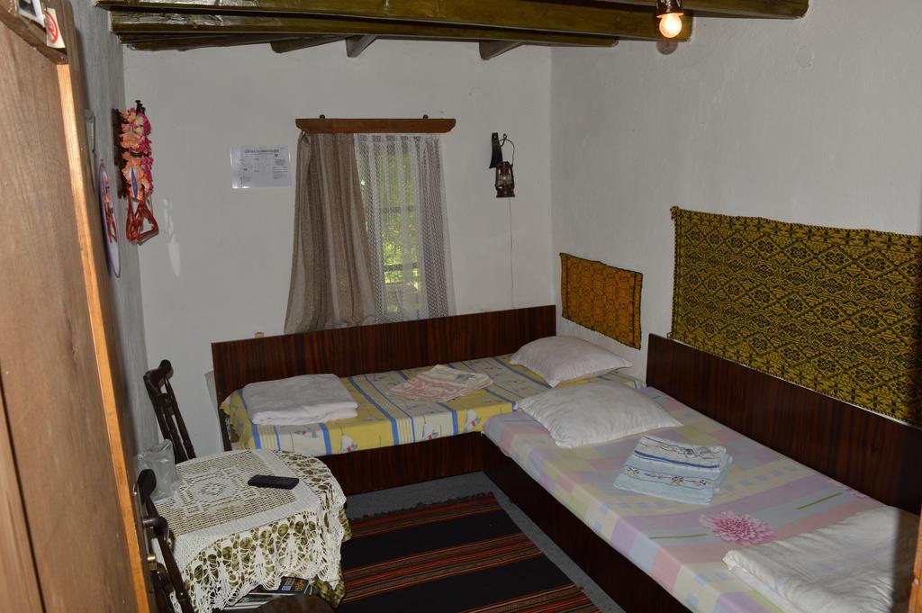 The Old House Guest House Obedinenie Habitación foto